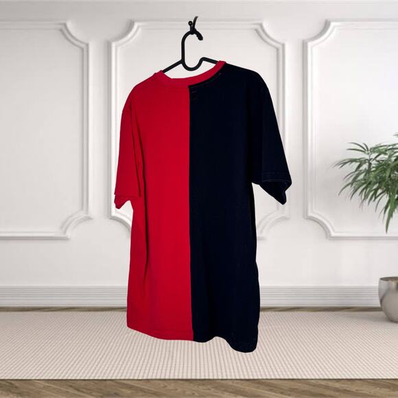 🔥 Supreme Split-Color Logo Tee – Red & Black L 🔥 - Picture 2 of 5
